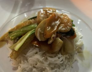 Chop suey med hakket oksekød