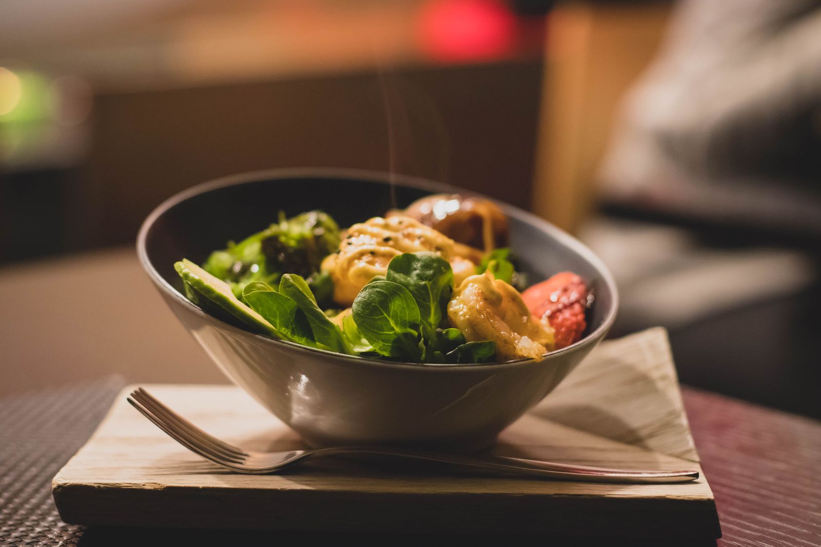 Sund bowl med grønt og æg