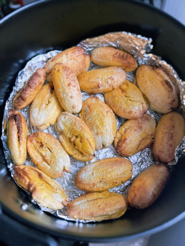 Airfryer i brug i køkken