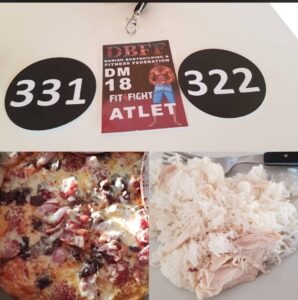 Startnumre og DM-atletkort fra DBFF DM 2018 sammen med pizza og ris med kylling