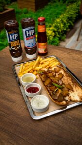 Hjemmelavet BBQ-sauce i glas