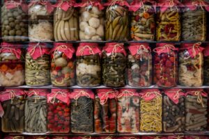 Fermenterede gulerodsstave i glas