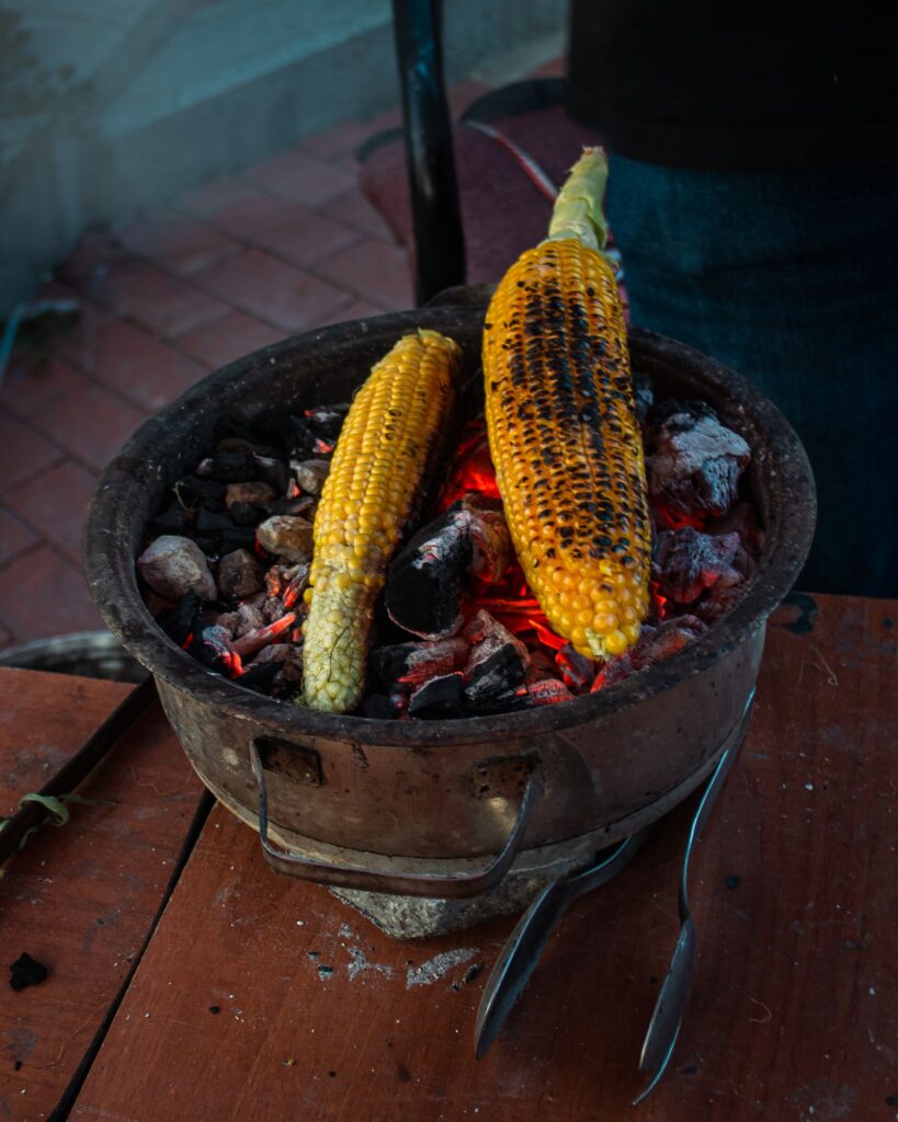 Grillede majskolber med smør