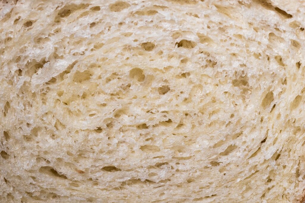 Nybagt grydebrød med sprød skorpe