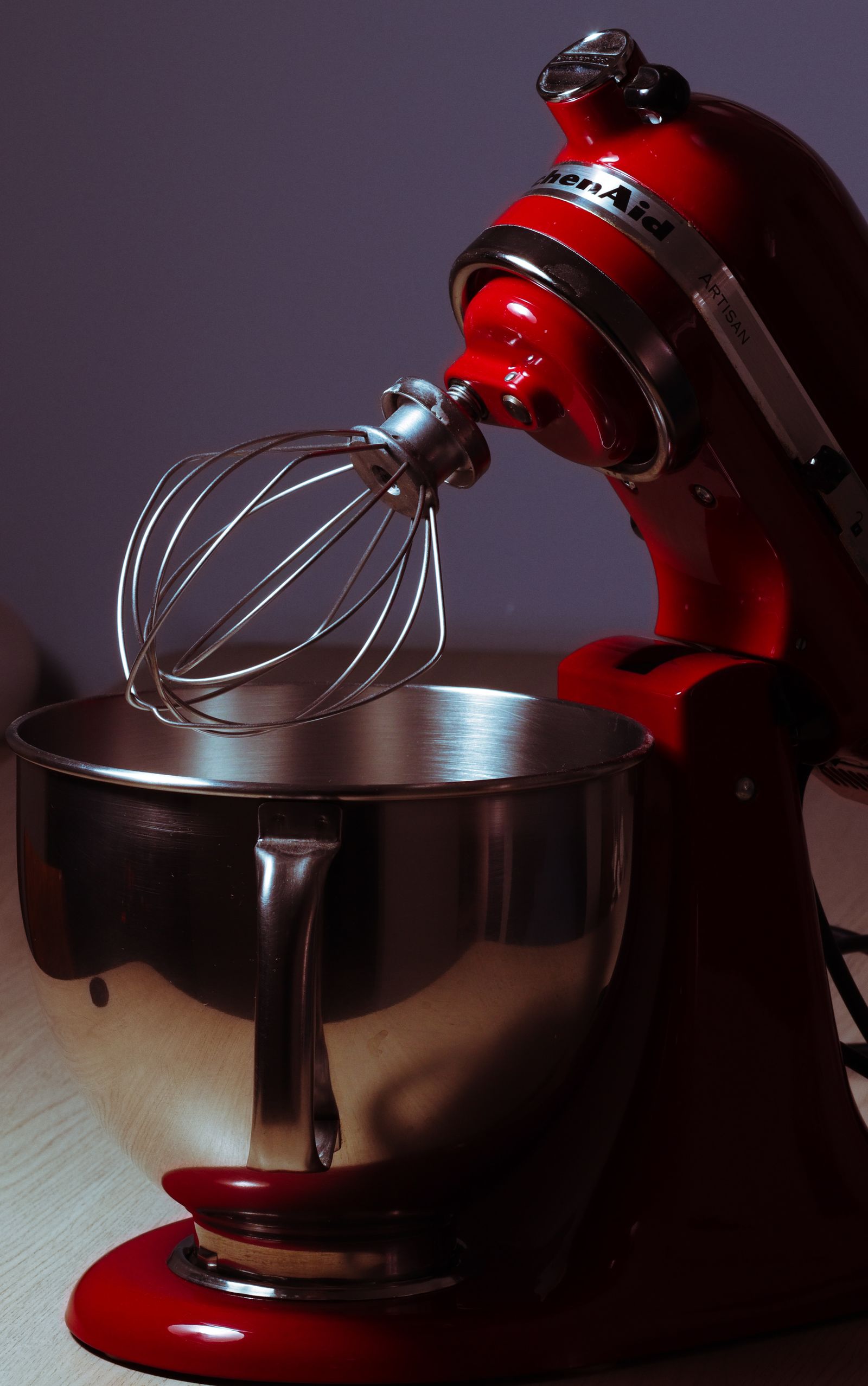 Håndmixer pisker i skål