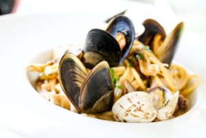 Kammuslinger i pasta
