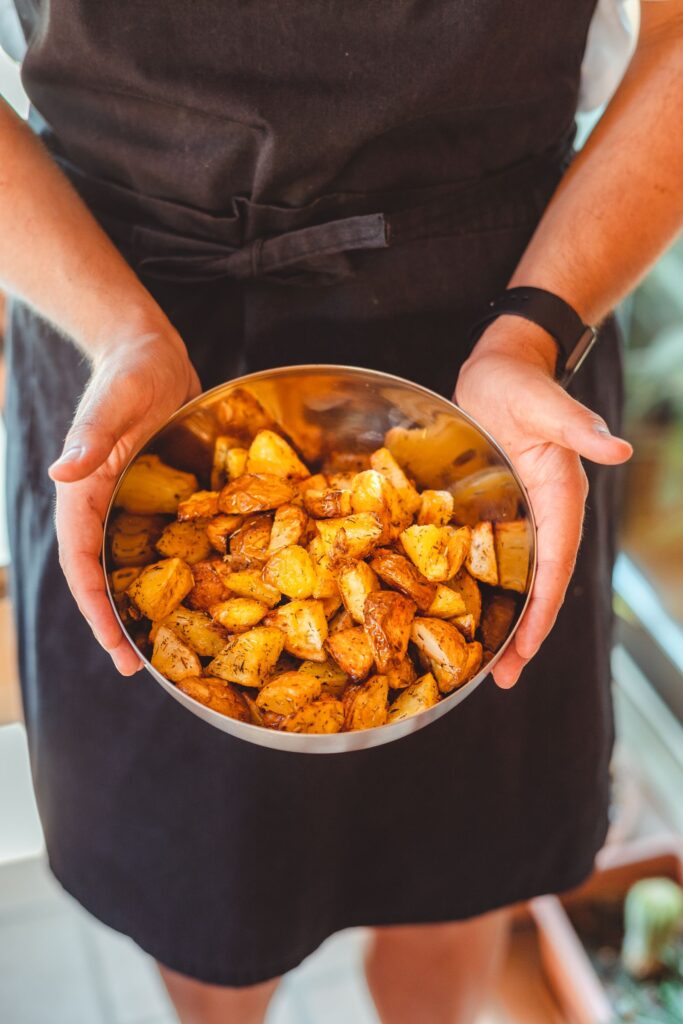 Gyldne kartoffelbåde med krydderi
