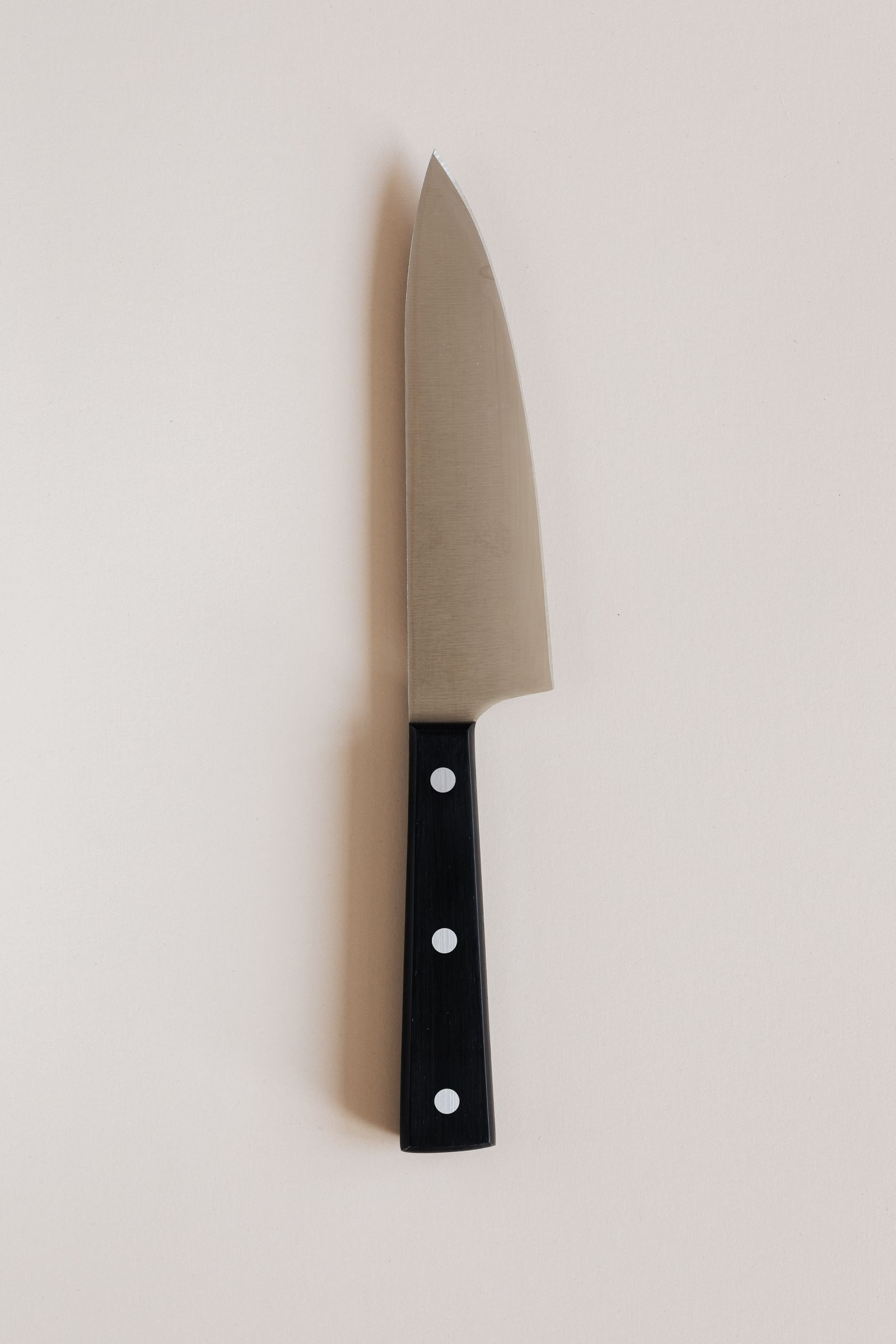 Kniv vaskes og plejes i hånden
