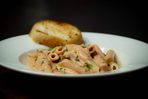 Koteletter på pastabund