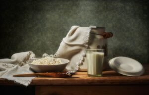 Mælkekefir i glas med kefirkorn