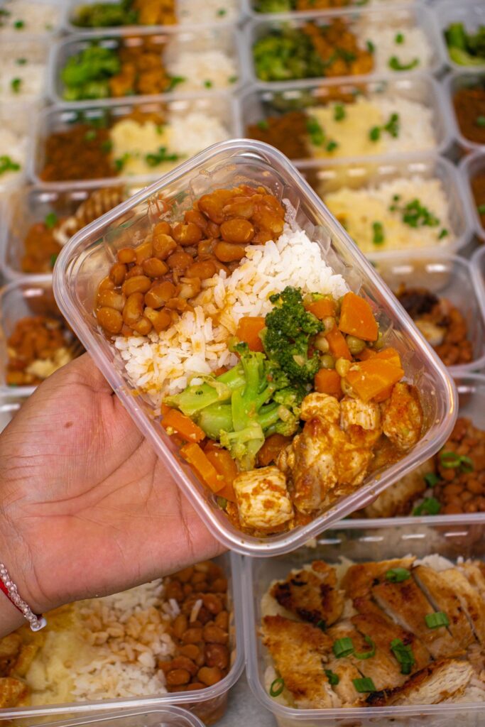 Meal prep bokse med ugens mad