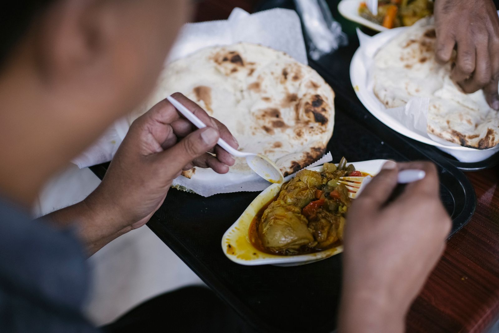 Naanbrød med smør og koriander