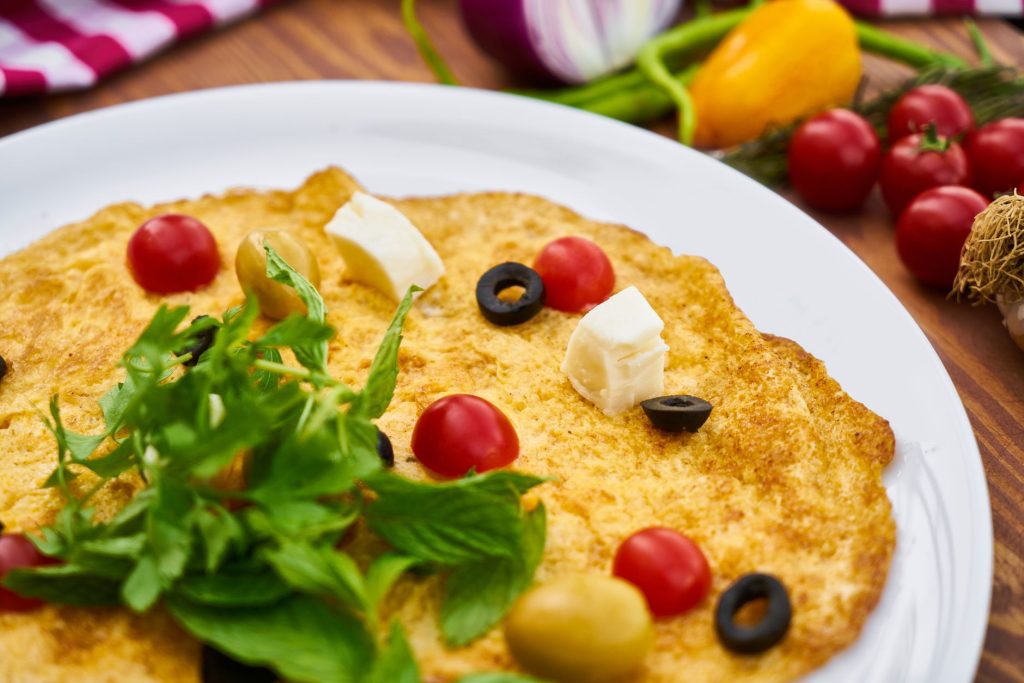 Omelet med skaldyrsfyld