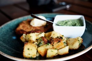 Peberbøffer med selleri-kartoffelmos