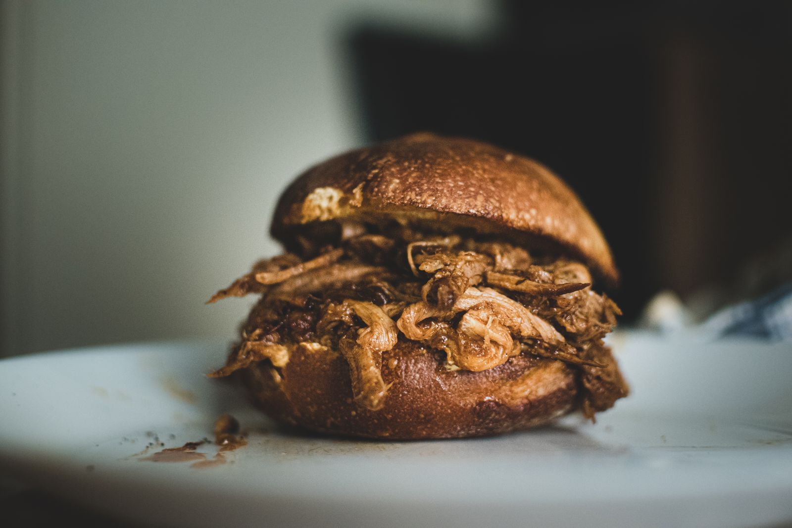 Pulled pork trækkes med gafler