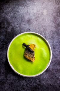 Sous vide-stav i vandbad med kød