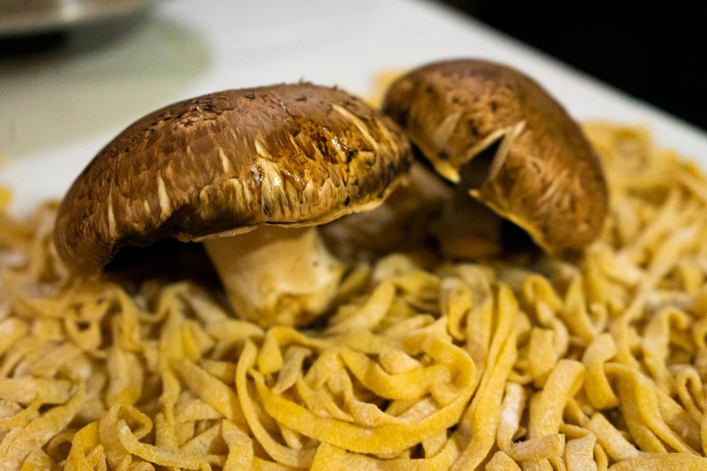 Spaghetti med svampe og krydderurter