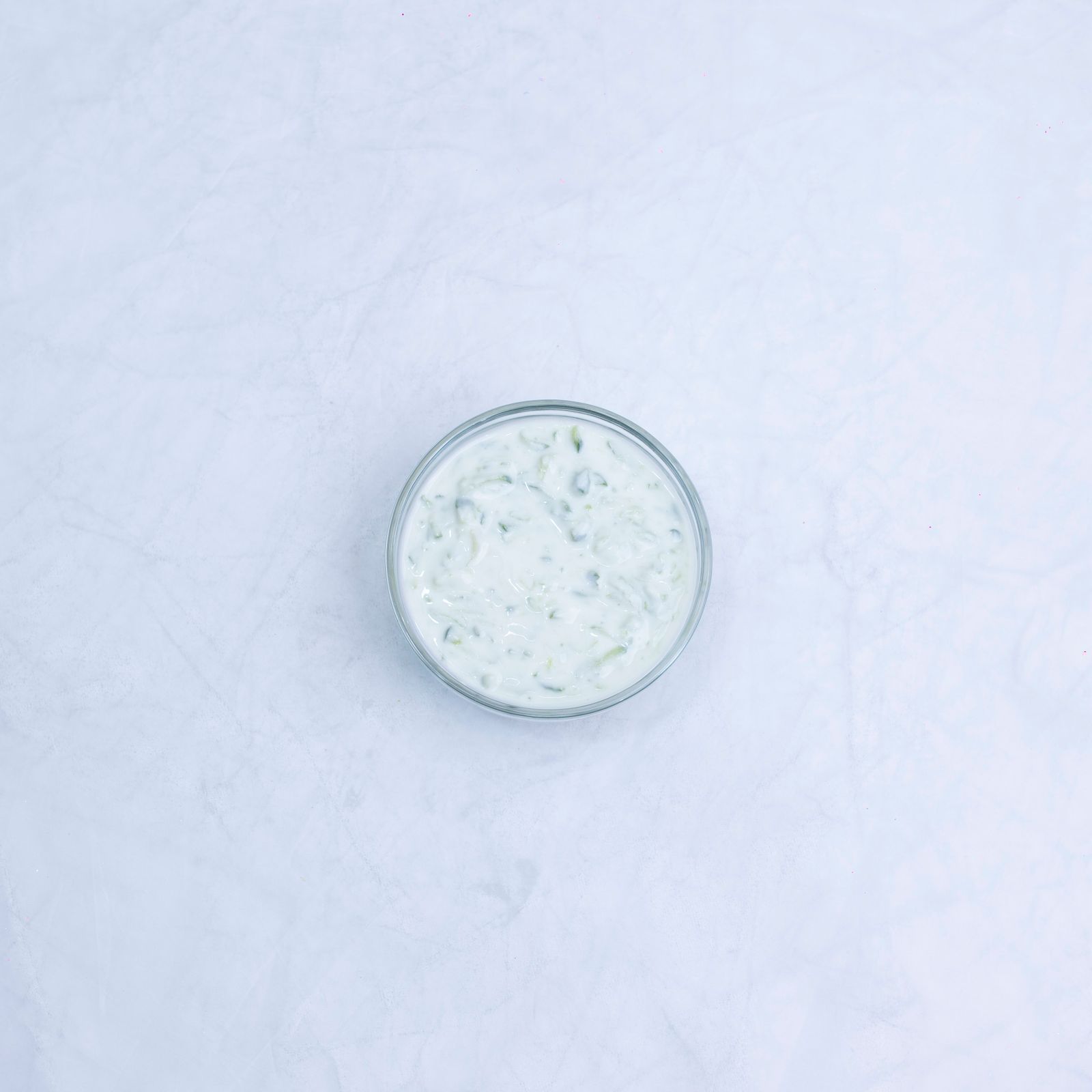 Hjemmelavet tzatziki med agurk