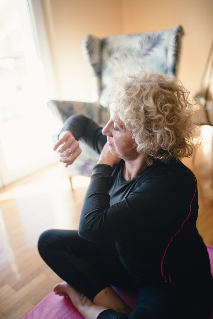 Yoga for nakke og skuldre